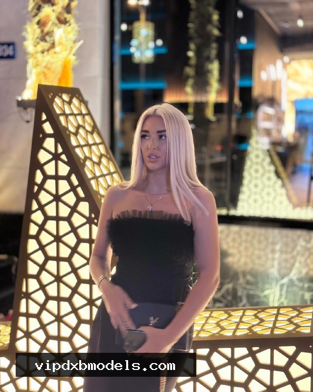 Karolina thumb 3